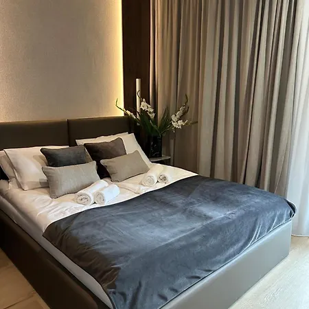 Park Premium Basen & Sauna מלון דירות 4*