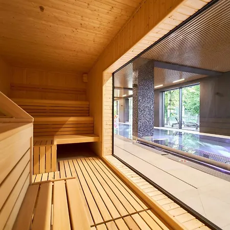 Park Premium Basen & Sauna מלון דירות 4*